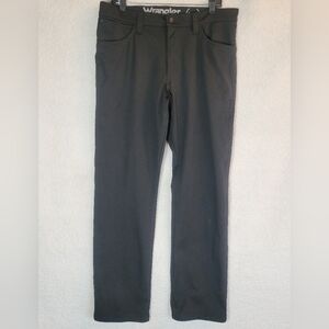 Wrangler Men's Black Cargo/Utility Pants Soft Inner Lining Size 34/32